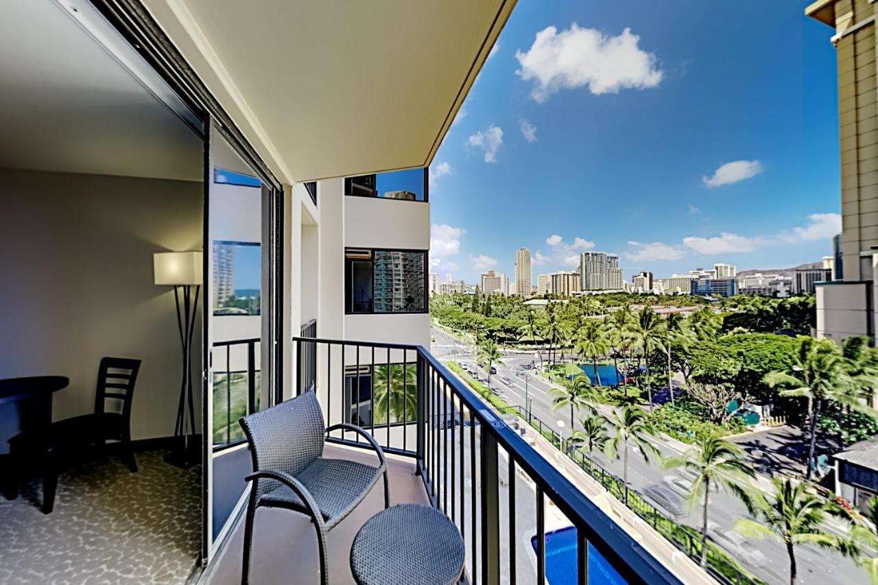 Apartamento Aqua Palms Waikiki Ocean View Lanai Parking Included Honolulu Exterior foto